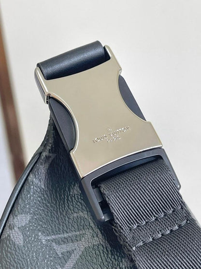 Elegant Monogram Shoulder Bag – Limited Edition