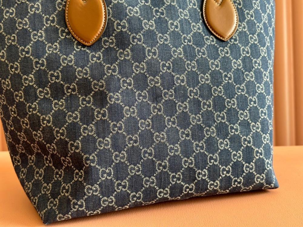 Stylish Refined Crossbody Bag