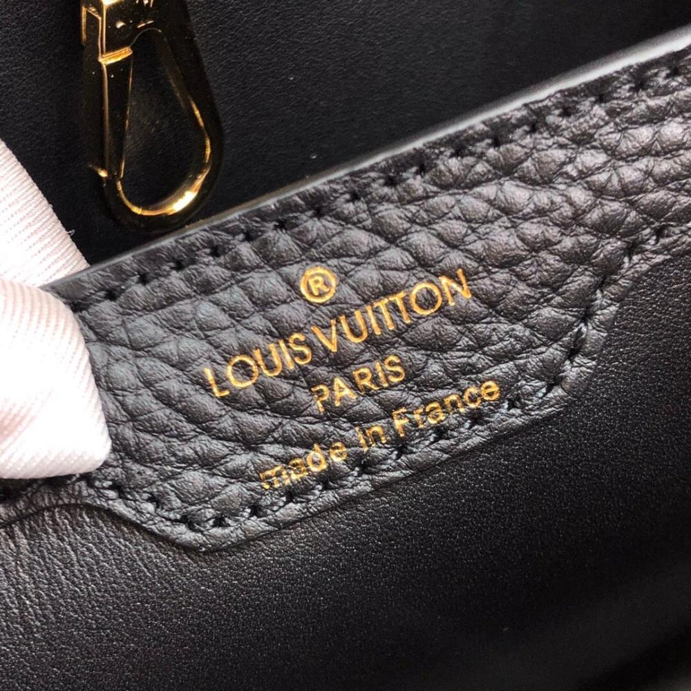 Elegant Leather Top Handle Bag