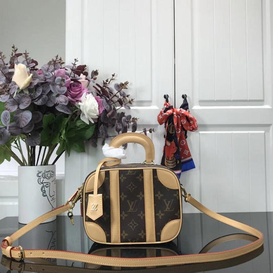 Classic Shoulder Bag