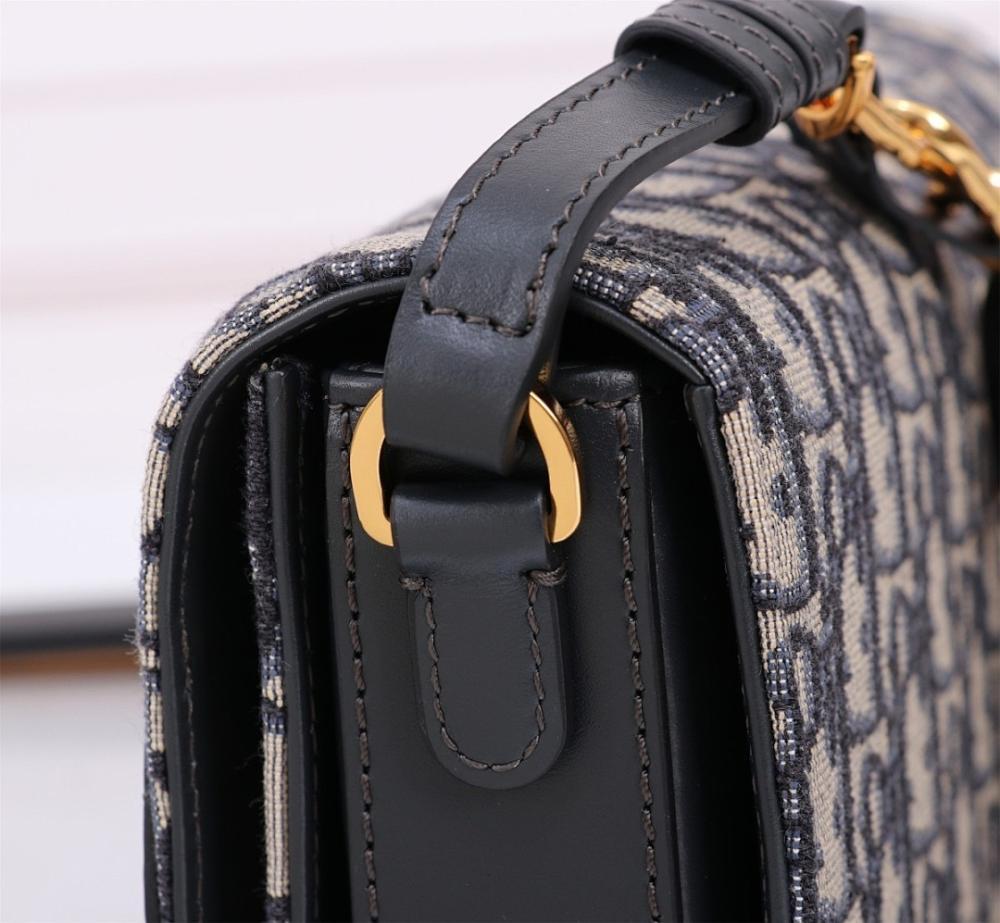 Modern Italian-Inspired Quilted Leather Shoulder Bag