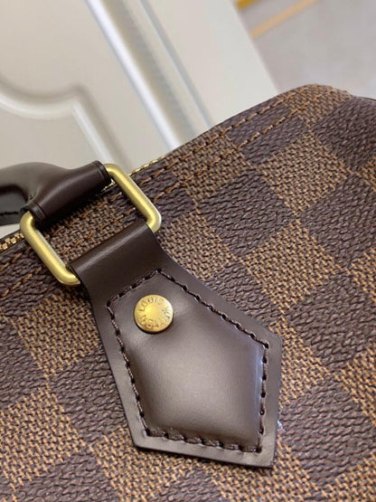 Modern Elegant Shoulder Bag
