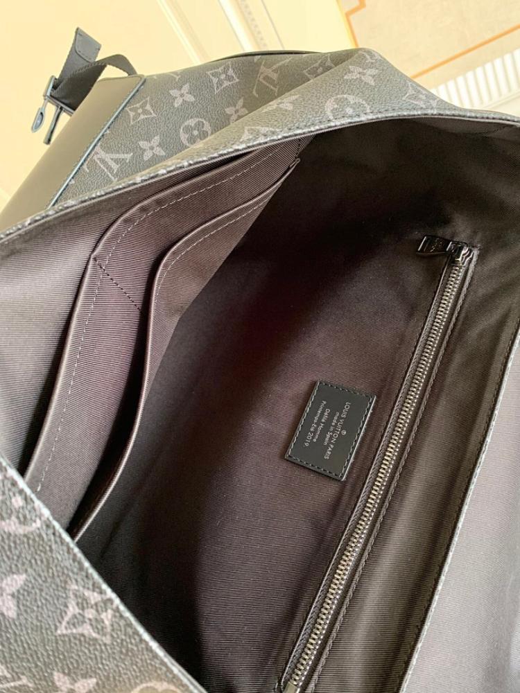 Elegant Refined Canvas Shoulder Bag