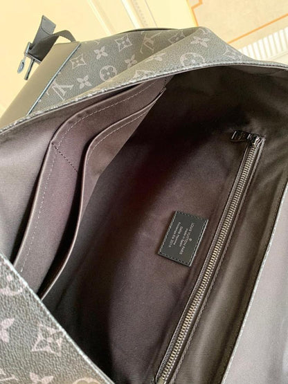 Elegant Refined Canvas Shoulder Bag