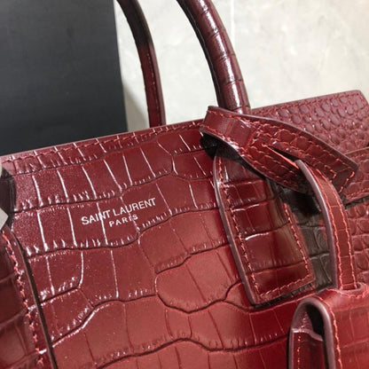 Elegant Refined Shoulder Bag