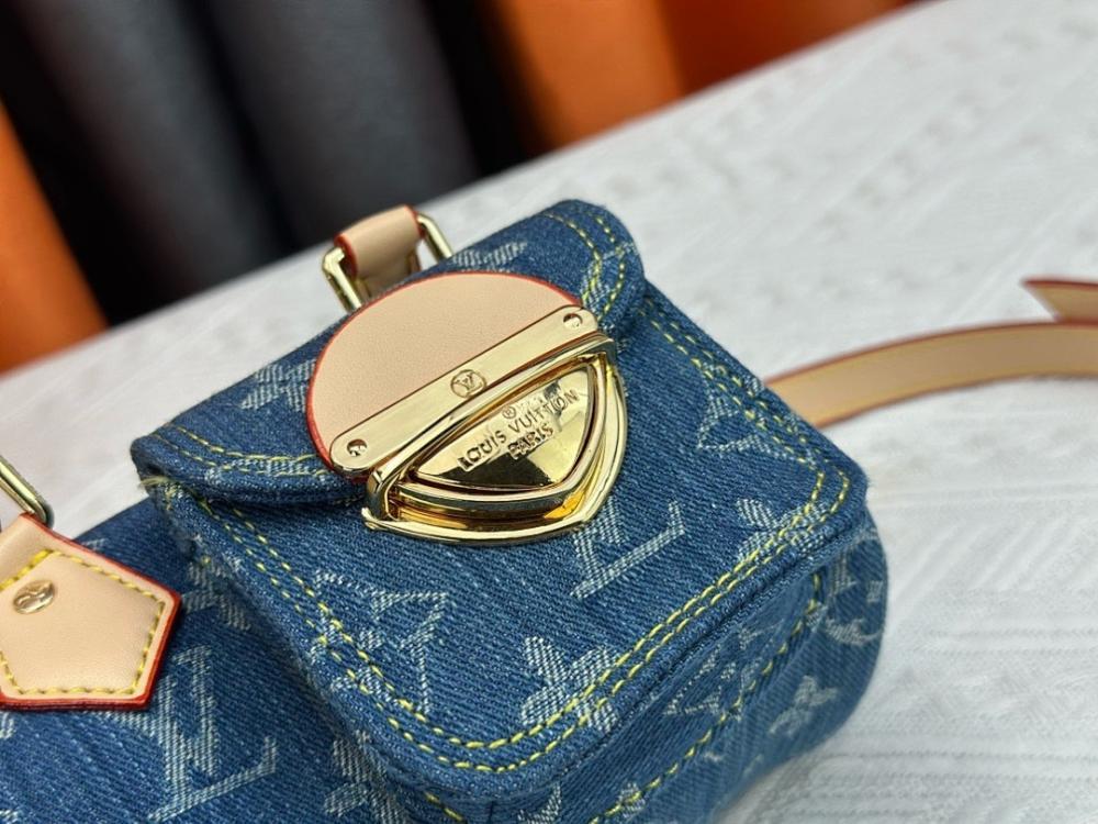 Stylish Refined Leather Shoulder Bag