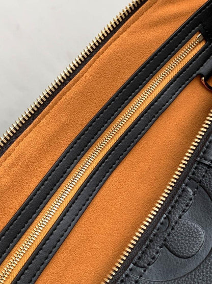 Classic Refined Leather Shoulder Bag