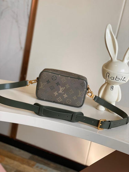 Italian-Inspired Luxury Green Leather Crossbody Bag