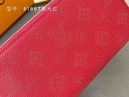 Elegant Gold Wallet – Limited Edition