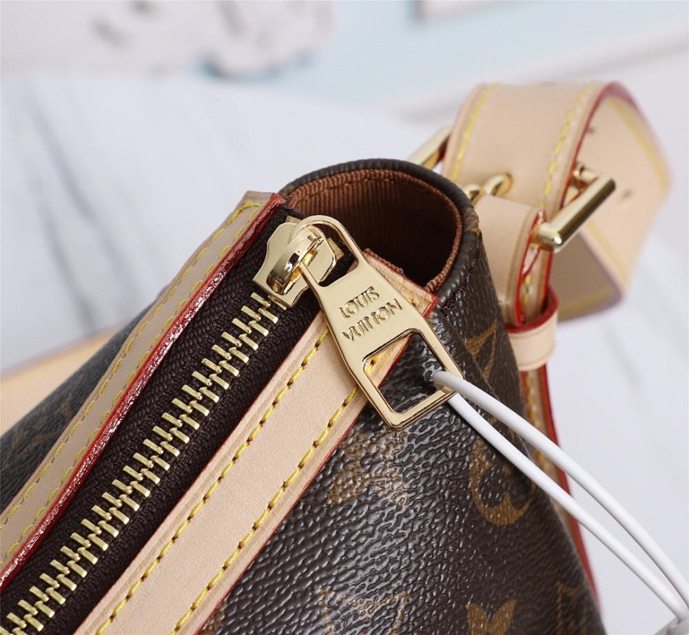 Modern Refined Shoulder Bag