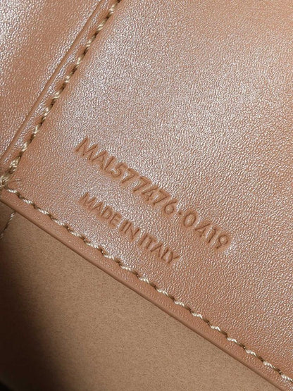 Stylish Refined Calfskin Bucket Bag