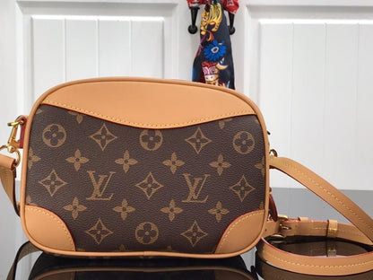 Elegant Shoulder Bag