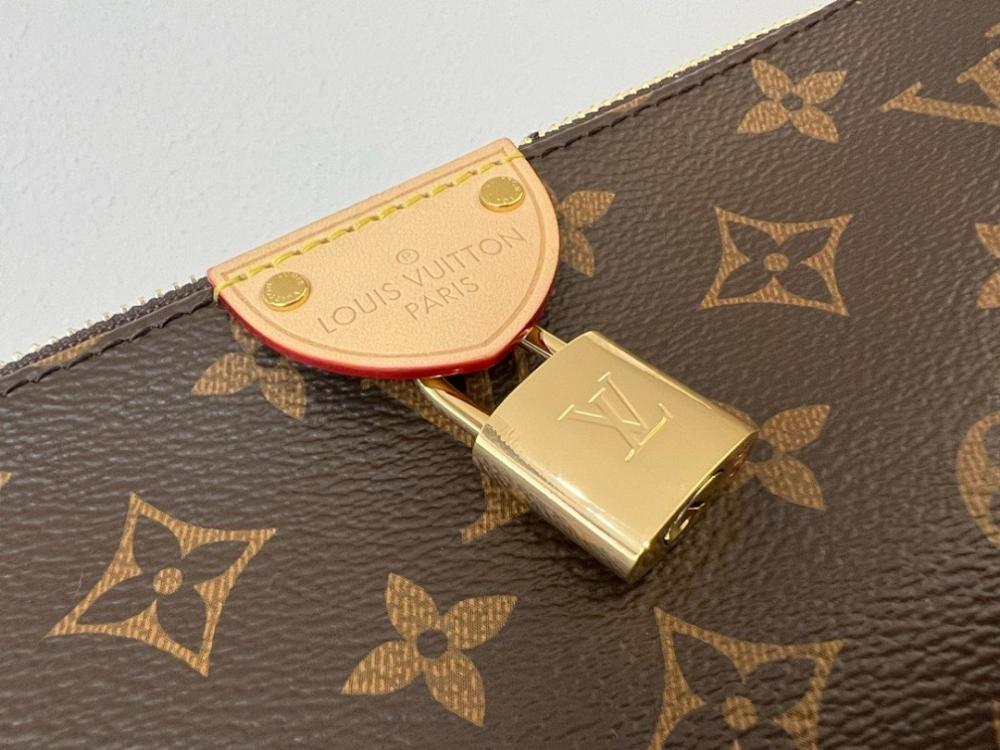 Stylish Refined Leather Crossbody Bag