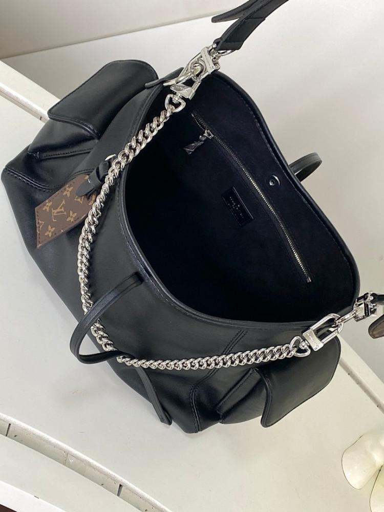 Classic Italian-Inspired Leather Shoulder Bag