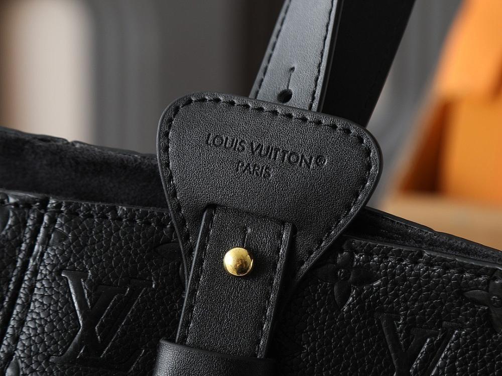 Italian-Inspired Elegant Shoulder Bag