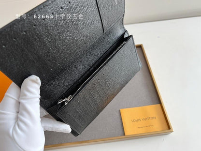 Modern Refined Wallet