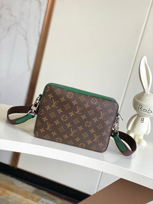Elegant Shoulder Bag – Limited Edition