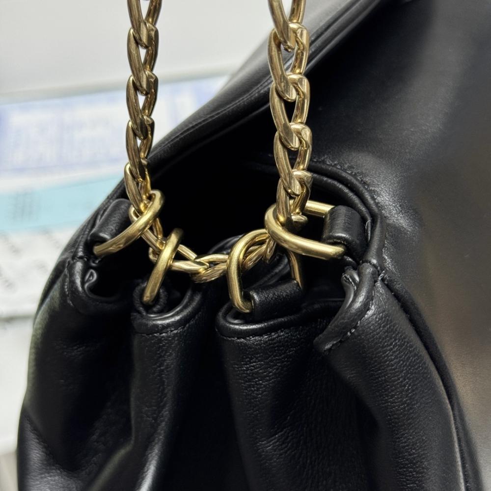 Classic Leather Shoulder Bag