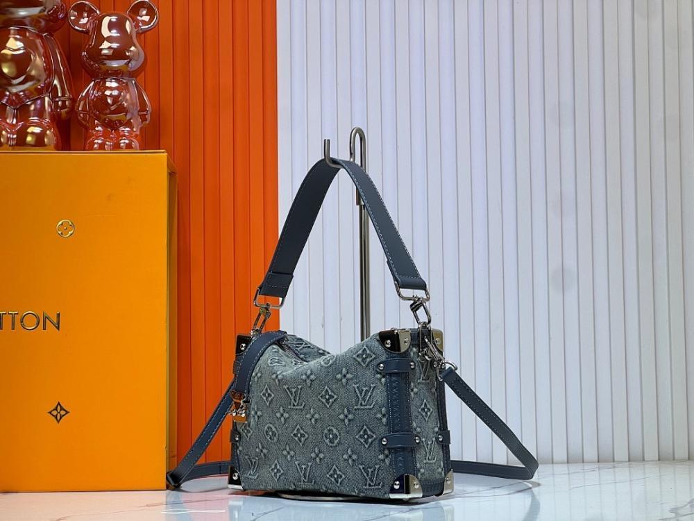 Classic Elegant Leather Shoulder Bag – Limited Edition