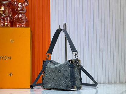 Classic Elegant Leather Shoulder Bag – Limited Edition