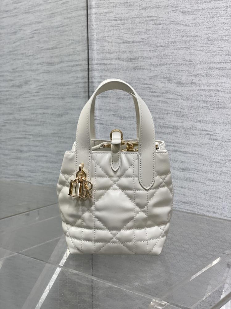 Classic Leather Shoulder Bag