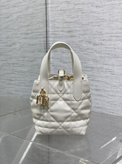 Classic Leather Shoulder Bag