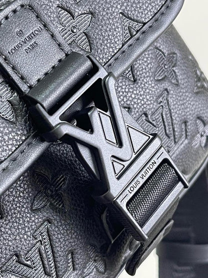 Modern Italian-Inspired Leather Shoulder Bag