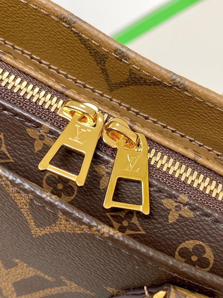 Classic Luxury Shoulder Bag