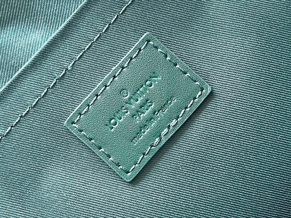 Modern Refined Shoulder Bag