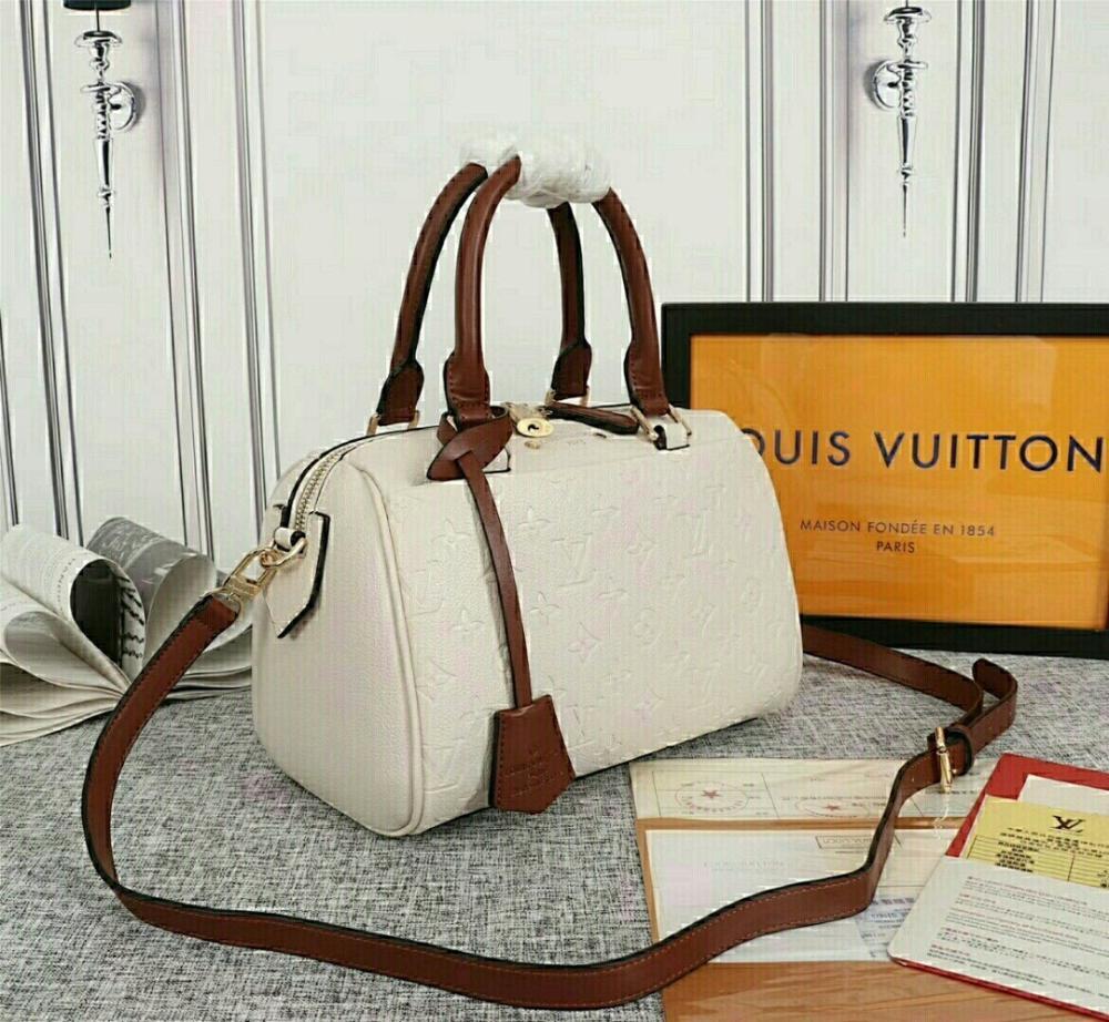 Modern Leather Crossbody Bag – Limited Edition