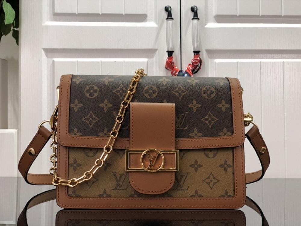 Classic Shoulder Bag