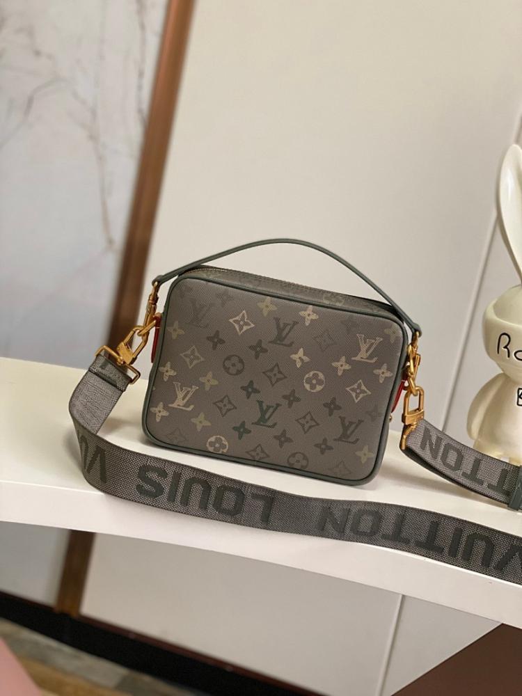 Modern Stylish Black Shoulder Bag