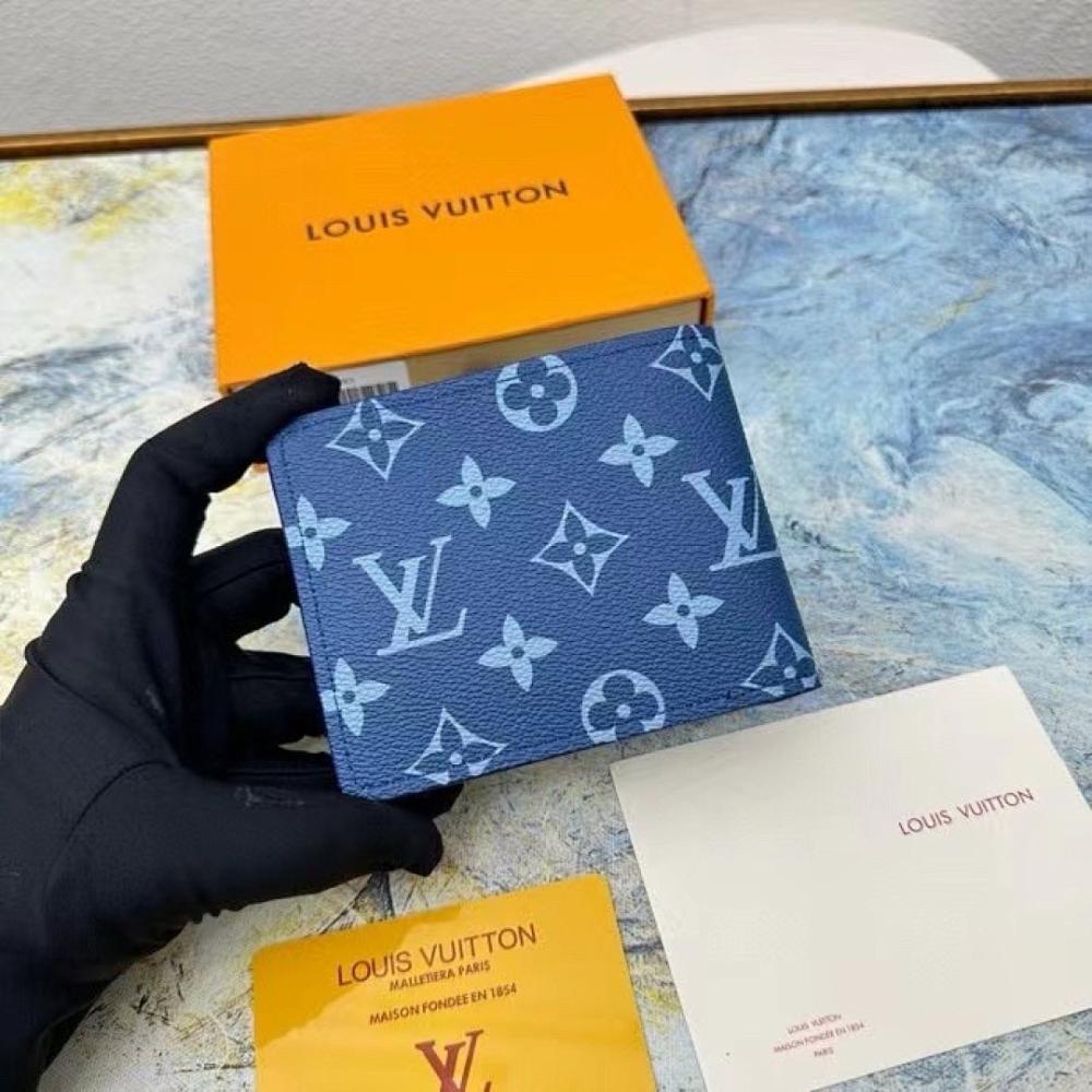 Modern Italian-Inspired Wallet
