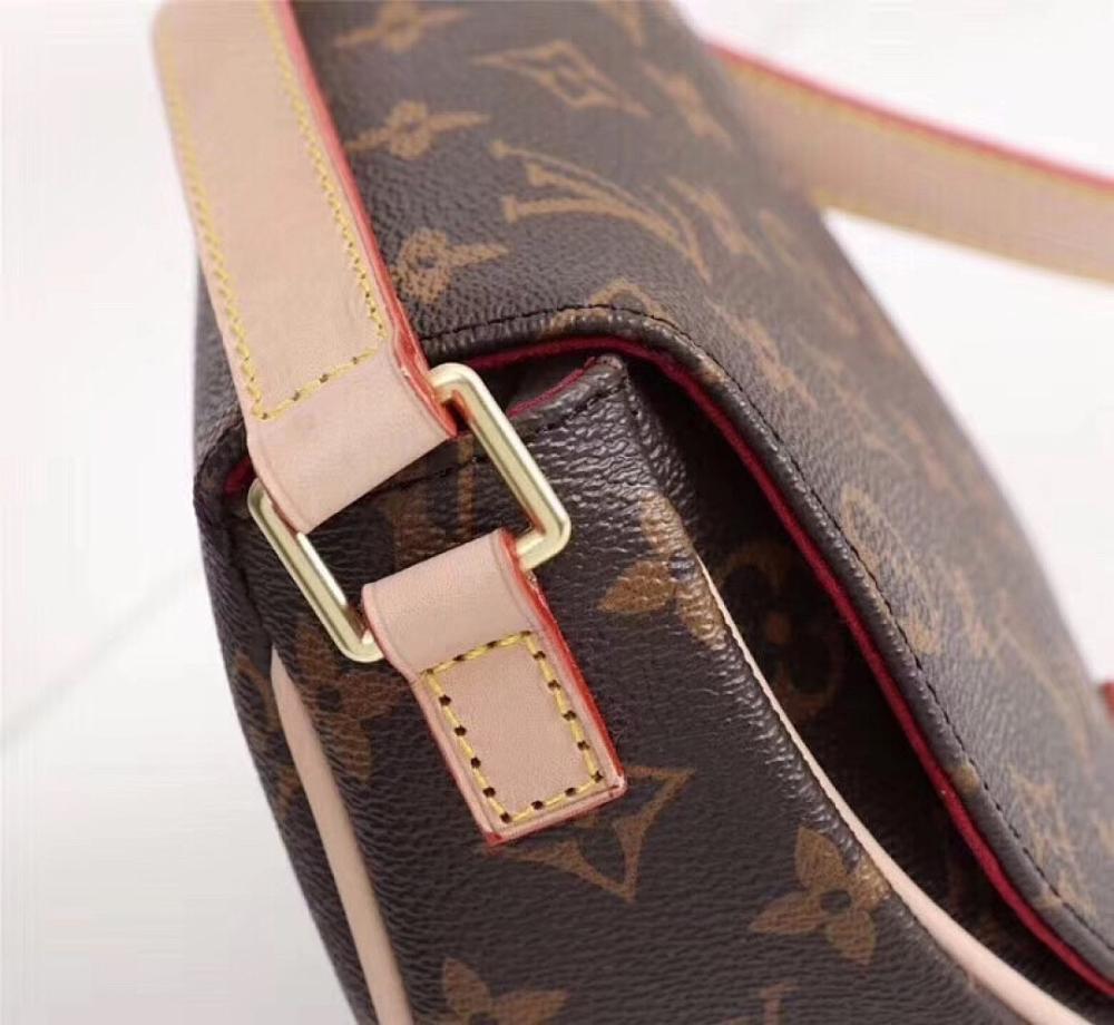 Modern Italian-Inspired Shoulder Bag