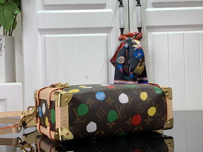Classic Shoulder Bag
