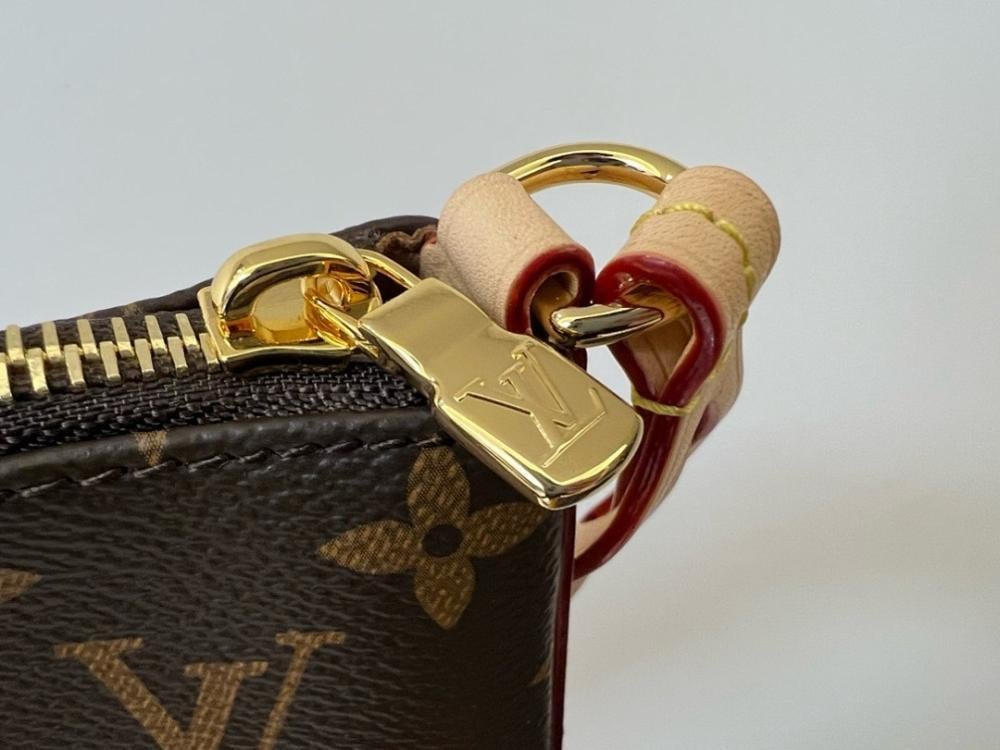 Stylish Refined Leather Crossbody Bag