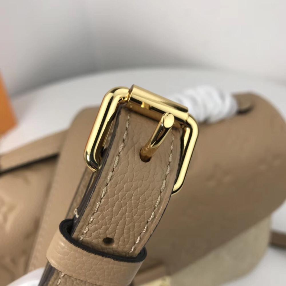 Elegant Crossbody Bag