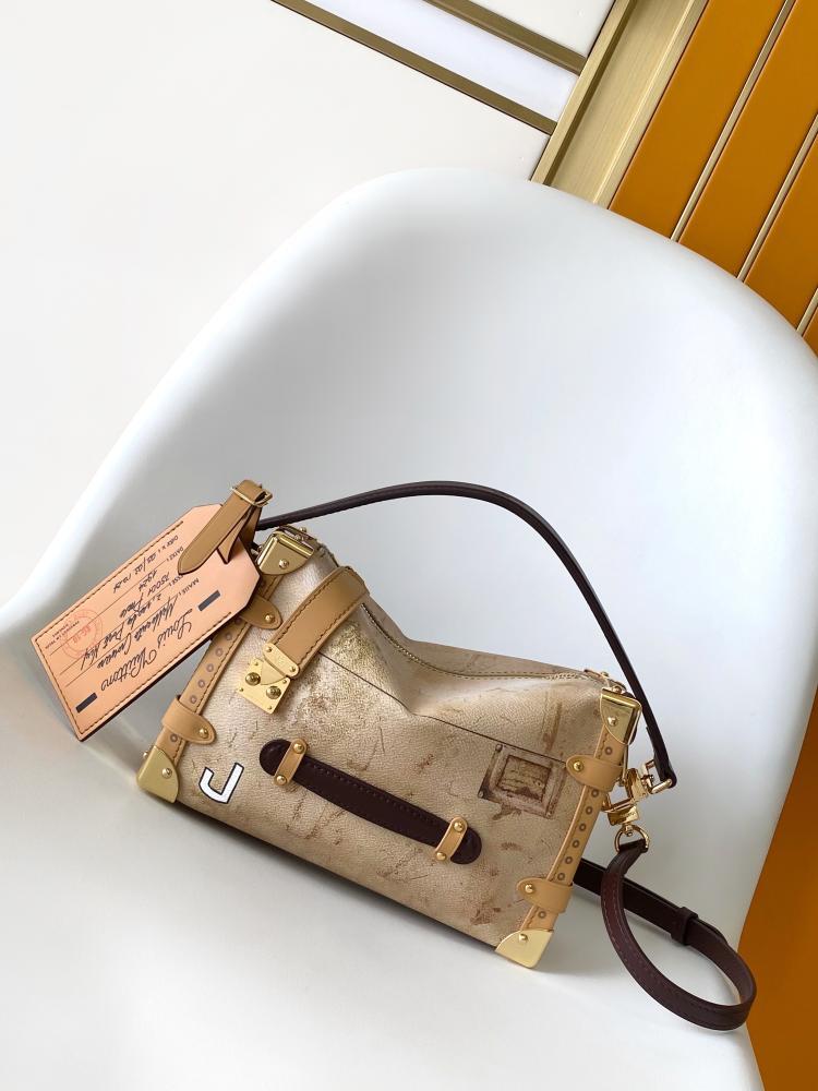 Alma Leather Shoulder Bag