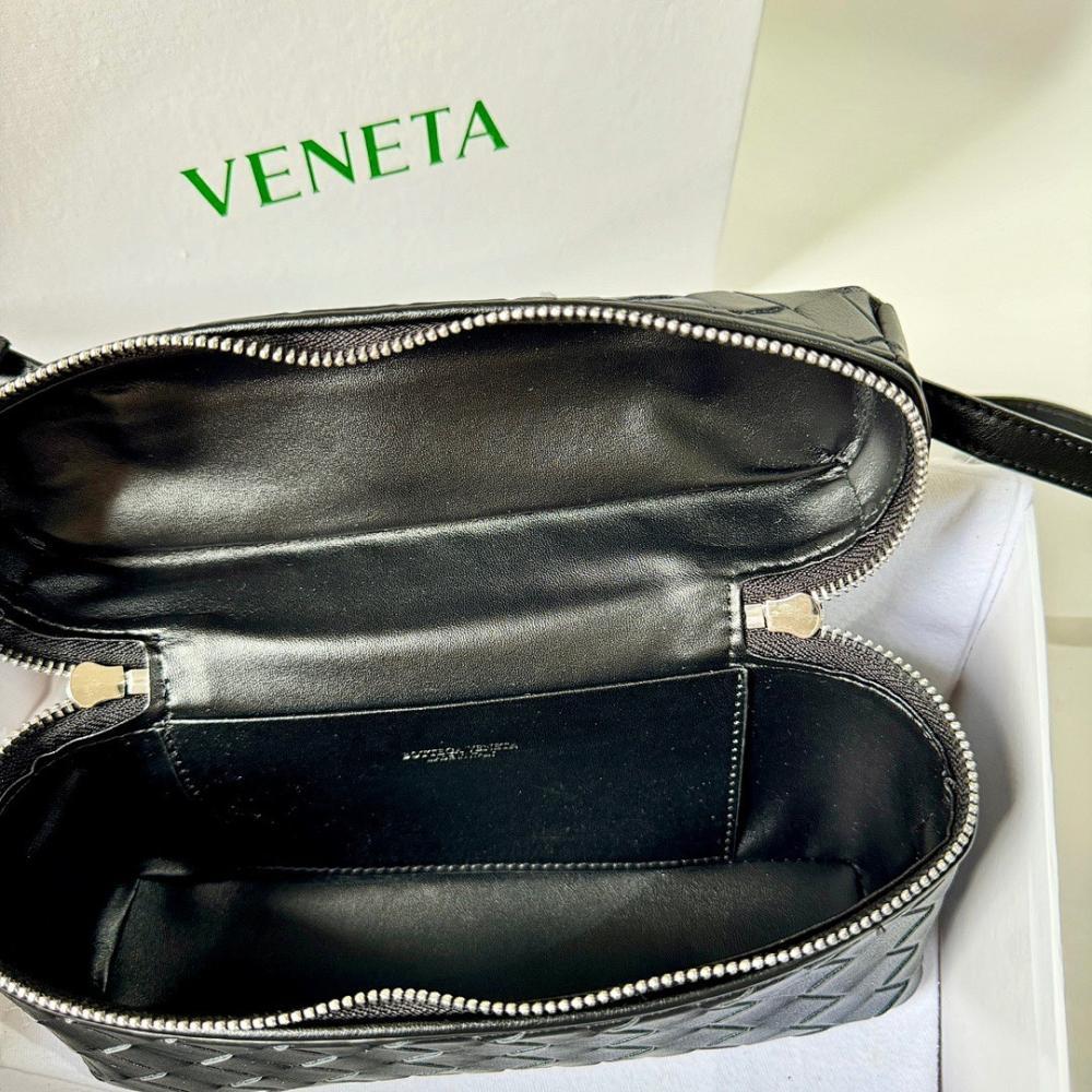 Elegant Woven Leather Shoulder Bag – Special Edition