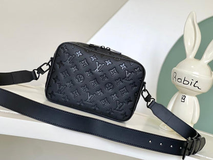 Classic Italian-Inspired Leather Shoulder Bag
