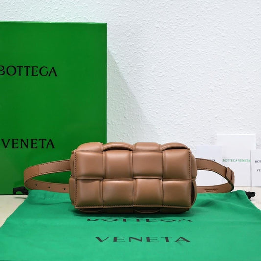 Stylish Refined Lambskin Crossbody Bag
