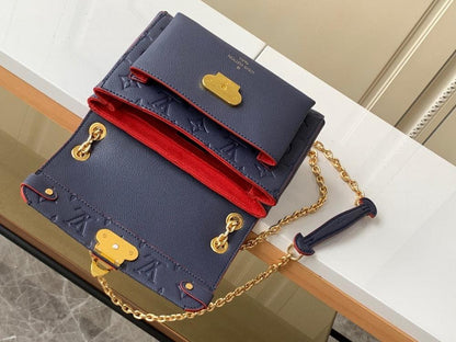 Elegant Refined Leather Shoulder Bag