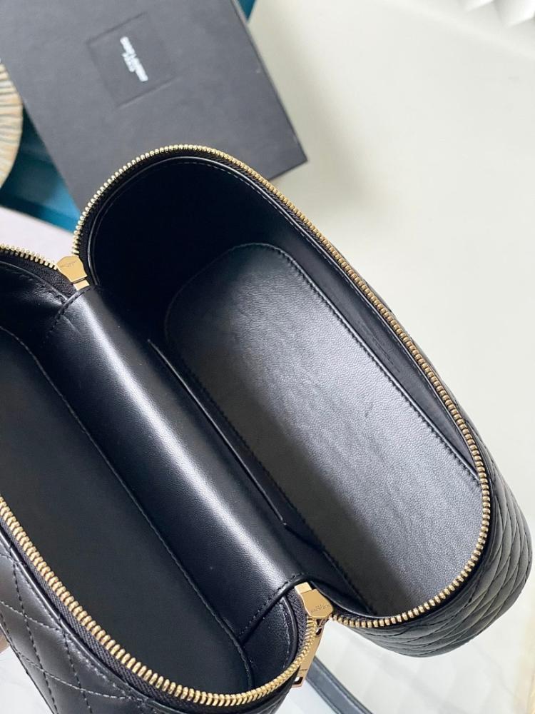 Modern Luxury Black Leather Shoulder Bag – Special Edition