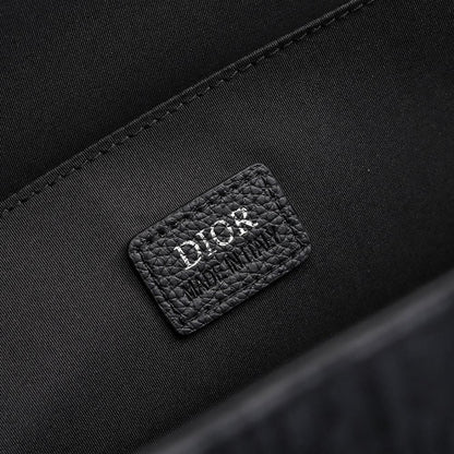 Modern Luxury Leather Shoulder Bag – Limited Edition