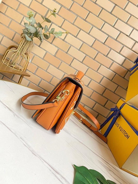 Modern Italian-Inspired Leather Crossbody Bag