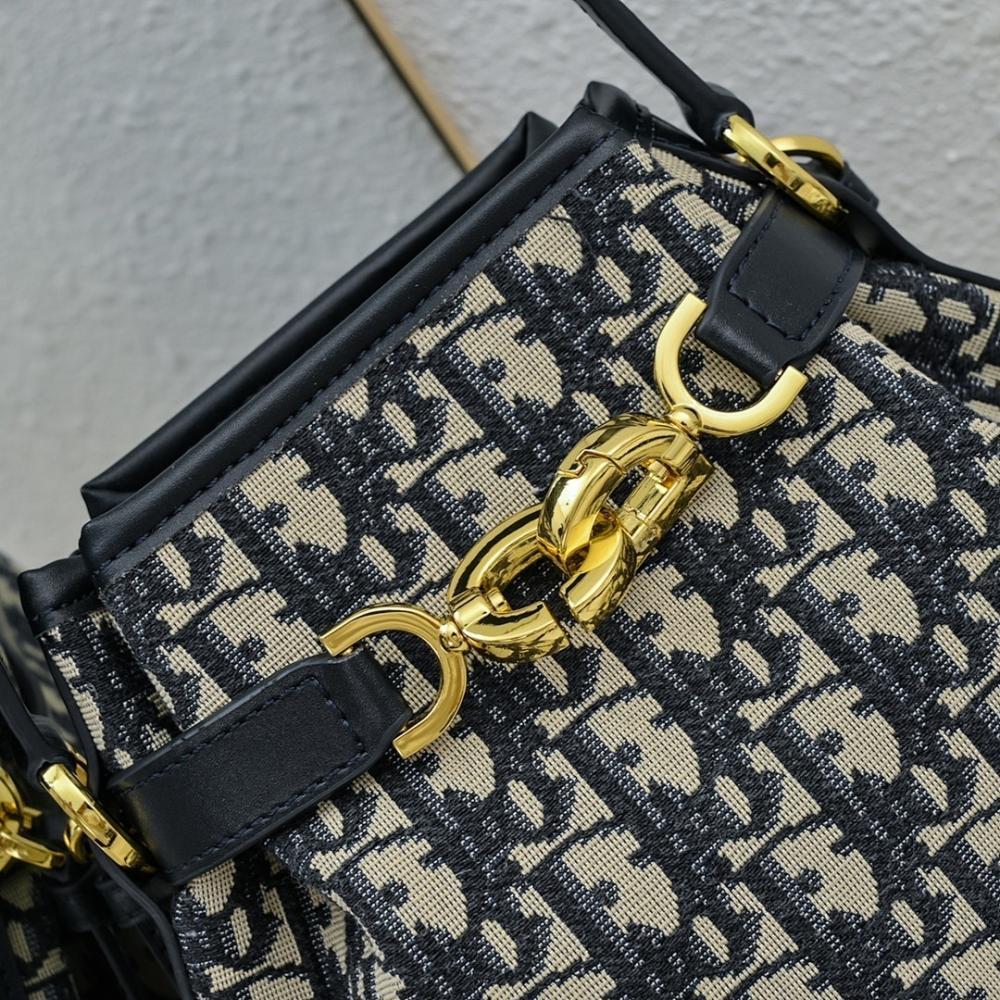 Italian-Inspired Stylish Bucket Bag
