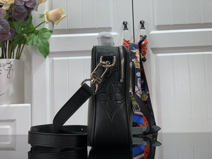 Elegant Messenger Bag