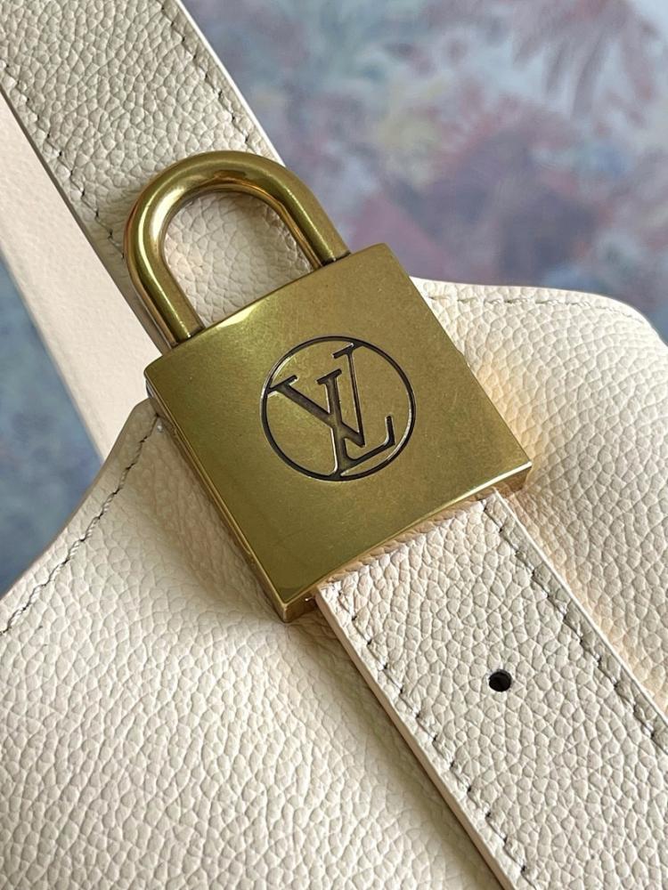 Luxury Leather Shoulder Bag – Special Edition