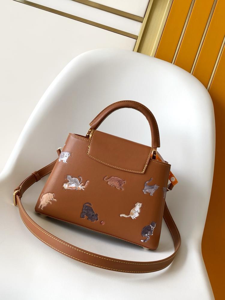 Classic Shoulder Bag