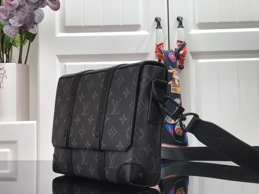 Elegant Messenger Bag